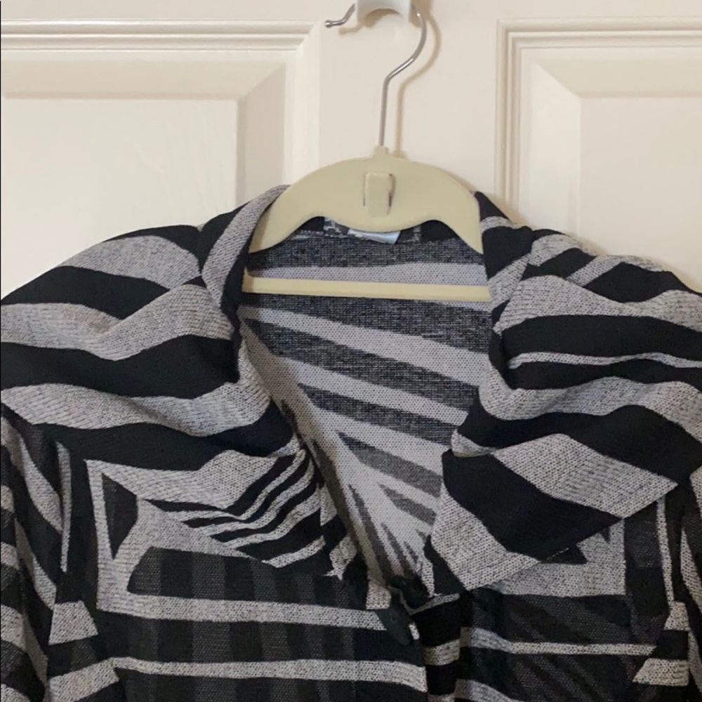 Flattering zebra jacket - Picture 2 of 3